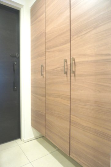 ジークレフ神戸名谷EASTの独立洗面台|三面鏡です