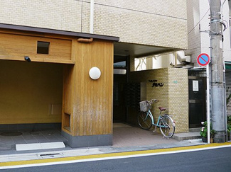 【外観】 | オートロック＆宅配ボックス付き新耐震基準マンション、ベルメゾン鷹番は即日現地案内可能となっておりますので、お気軽にお問い合わせください！