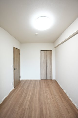 【洋室】 | シーズガーデン桐生本町　4F | 洋室には収納スペースもご用意しております