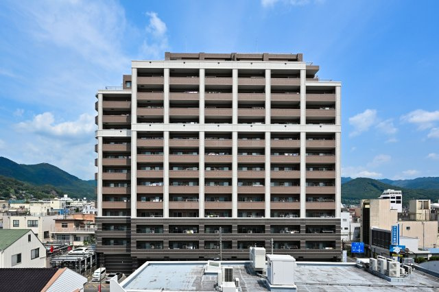 【外観】 | シーズガーデン桐生本町　4F | 桐生駅徒歩7分！2LDK、広々75.14㎡のお部屋は8月中旬にリフォーム完了予定です！