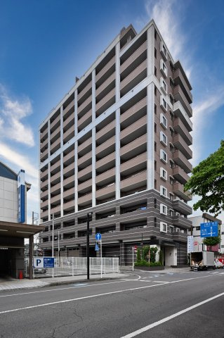 【外観】 | シーズガーデン桐生本町　4F | 徒歩圏内で生活可能な本町エリアは、日常の生活が便利なのはもちろん、老後の生活も安心です。