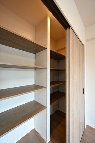 【収納】 | シーズガーデン桐生本町　4F | ワイドなリビング収納でいつでもスッキリ片付きます！