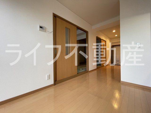 SKコーポ長瀬の居間・リビング|こちらのリビングで趣味の時間をお楽しみください