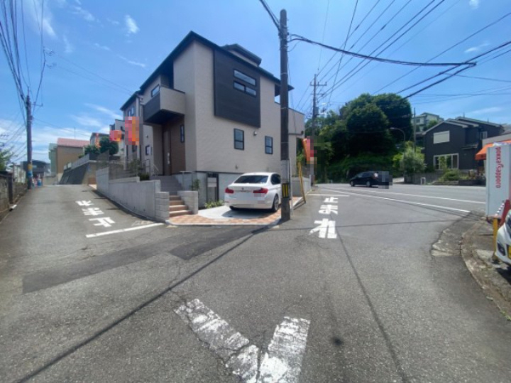 祝：成約済み　八王子市　散田町４丁目　新築戸建ての前面道路含む現地写真|～仲介手数料無料☆八王子ひなた不動産～八王子市散田町　新築戸建て