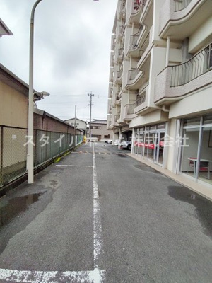 【駐車場】 | 大羽マンション | 駐車場完備です