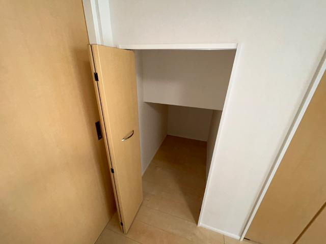 グランドコートⅢの収納|階段下収納