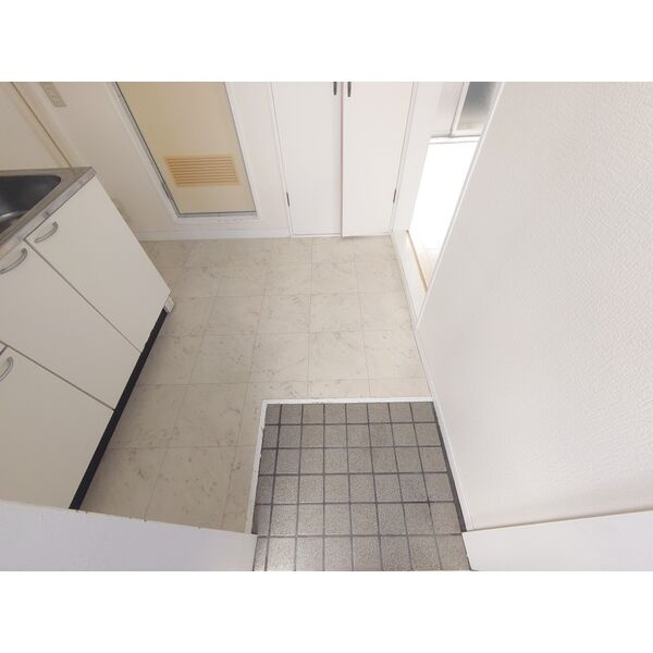 マルエ荘の玄関