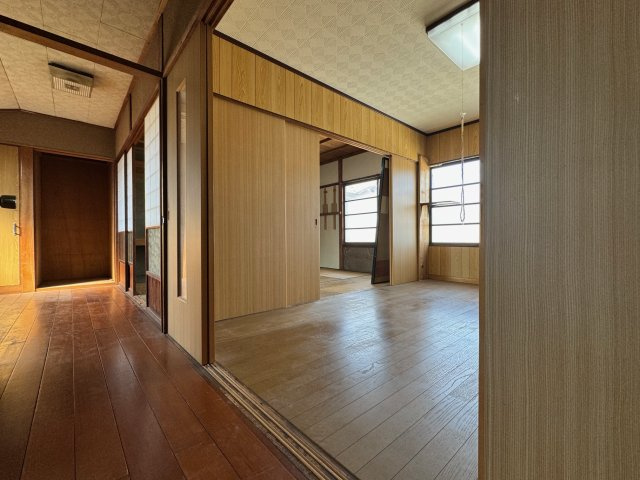 五條市岡口1丁目　中古戸建の洋室