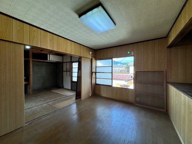 五條市岡口1丁目　中古戸建の洋室