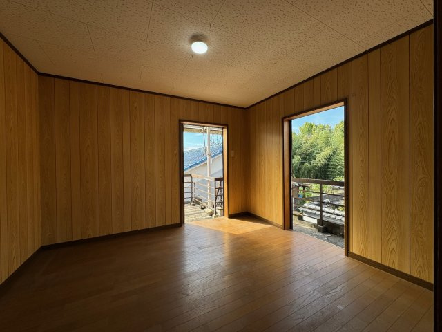 五條市岡口1丁目　中古戸建の洋室