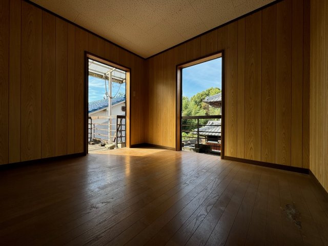 五條市岡口1丁目　中古戸建の洋室