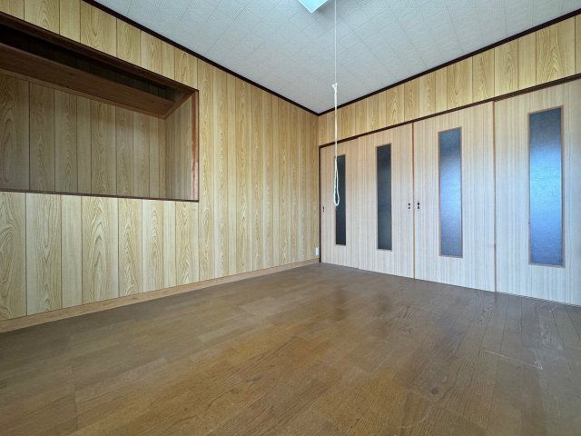 五條市岡口1丁目　中古戸建の洋室