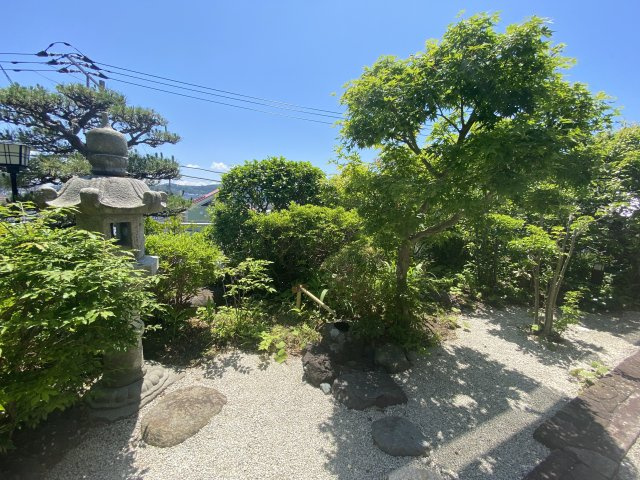 海まで5分！和風邸宅　日本庭園付の庭