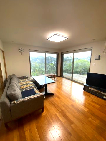 海まで5分！和風邸宅　日本庭園付の居間・リビング|開放感ある眺望