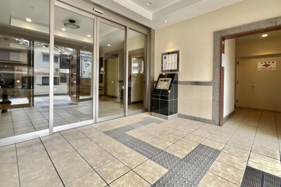 【エントランス】 | パデシオン伏見墨染セントラルマーク