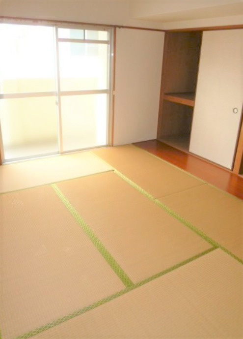 第1HIROハイツの和室|柔らかい畳が心地よい和室