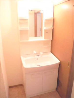 【洗面所】 | SUNDAY御井駅前 | 明るい洗面所です