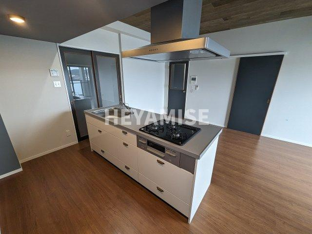 APARTMENTS CODE ISAHAYAのキッチン|※室内画像は別号室のもの