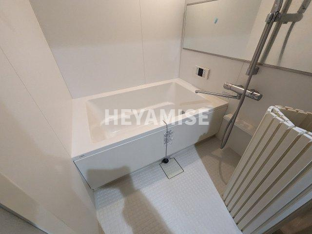 APARTMENTS CODE ISAHAYAの浴室|※室内画像は別号室のもの