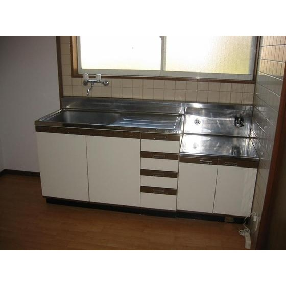 エコール荒木のキッチン|コンパクトなキッチンで掃除もラクラク