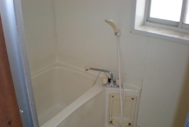 エコール荒木の浴室|落ち着いた空間のお風呂です