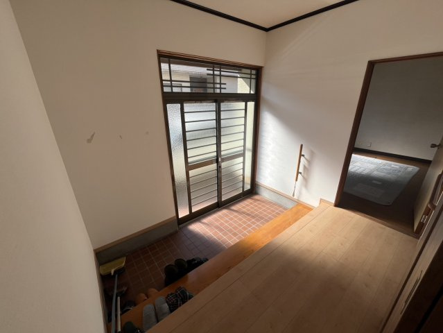 福井市西木田3丁目　中古戸建の玄関