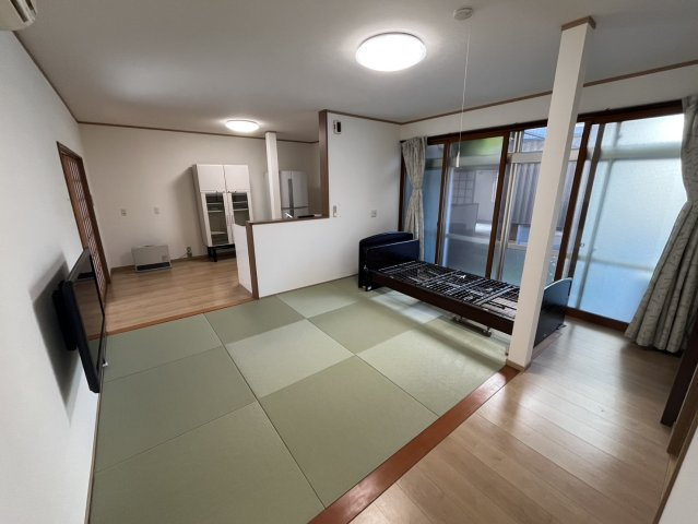 福井市西木田3丁目　中古戸建の居間・リビング