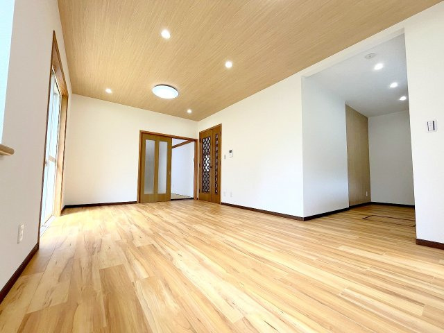 武蔵村山市中原２丁目　中古戸建の居間・リビング