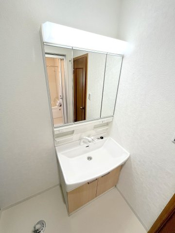 武蔵村山市中原２丁目　中古戸建の独立洗面台