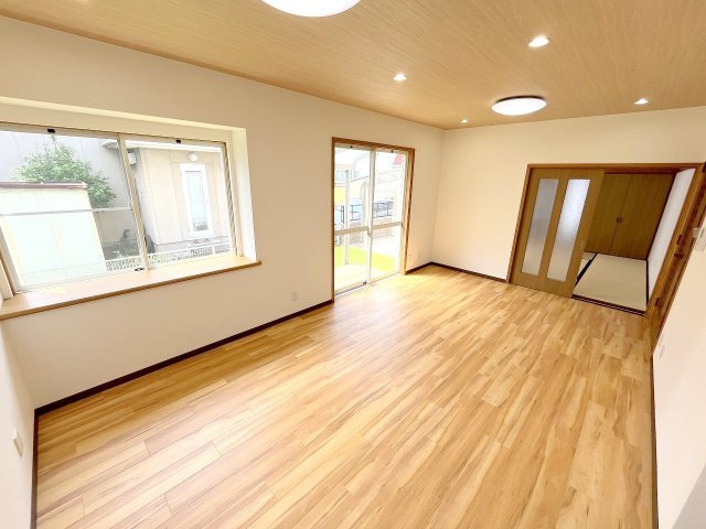 武蔵村山市中原２丁目　中古戸建の居間・リビング