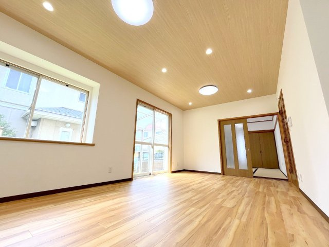 武蔵村山市中原２丁目　中古戸建の居間・リビング