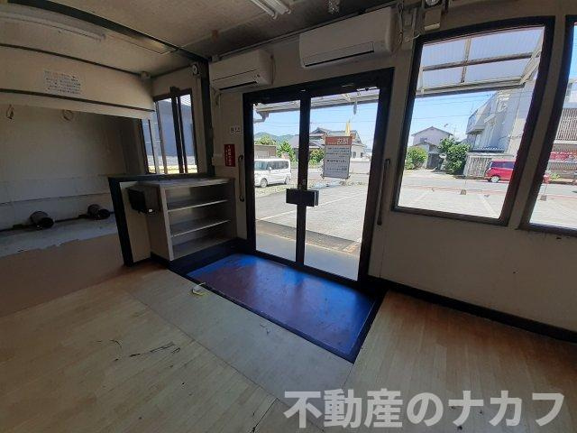 本町6丁目店舗の玄関|※地震前の写真です
