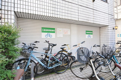 【駐車場】 | ウエストインパート18 | 敷地内に自転車置き場があります(^^)/