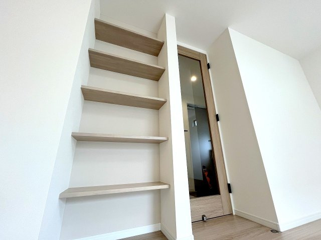 昭島市郷地町3丁目　新築分譲の収納