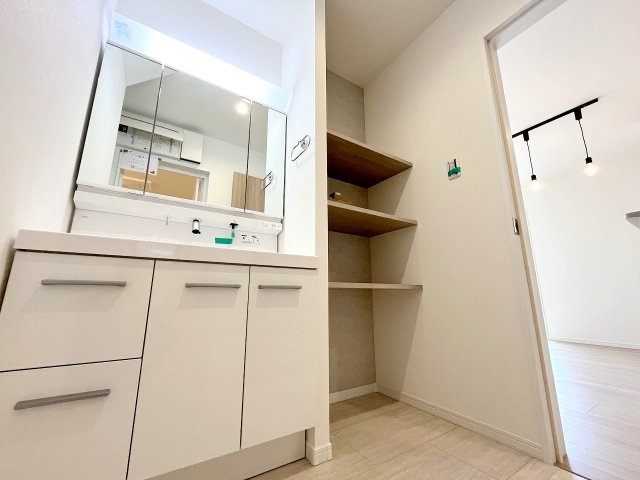 昭島市郷地町3丁目　新築分譲の独立洗面台