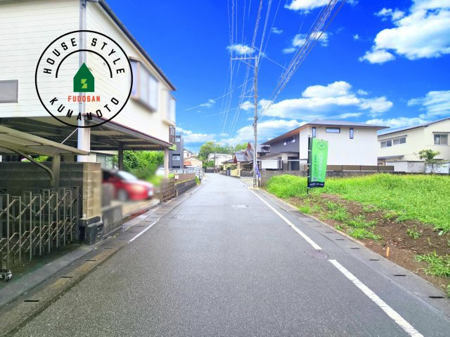 熊本市東区西原1丁目第1-2棟（1号棟）　の前面道路含む現地写真|前面道路です。