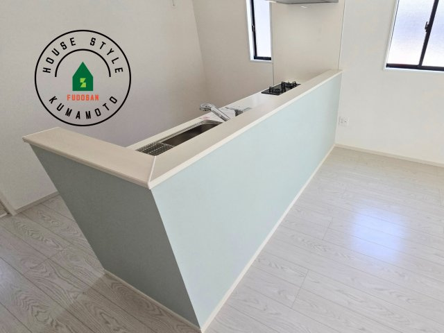 熊本市東区西原1丁目第1-2棟（1号棟）　の内観：施工例|会話が弾む場所として居心地の良いリビングです。