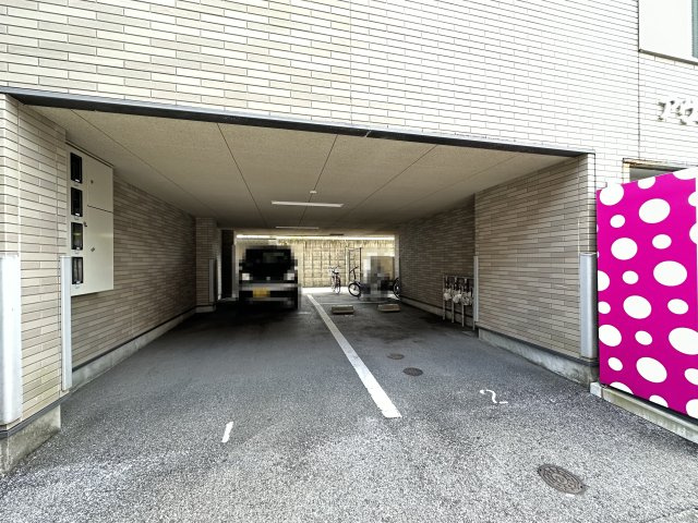 アヴニールの駐車場