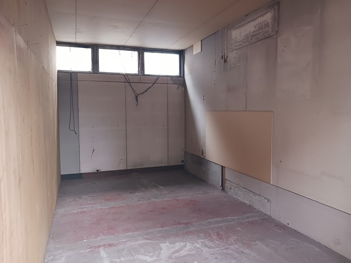 富合貸倉庫の内装