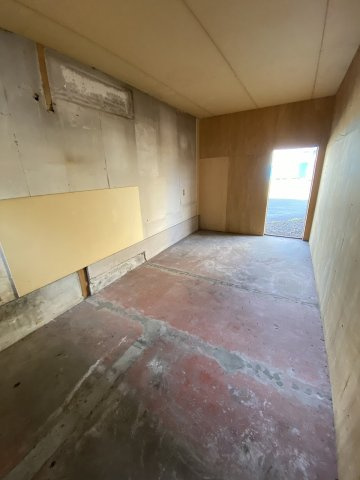 富合貸倉庫の内装