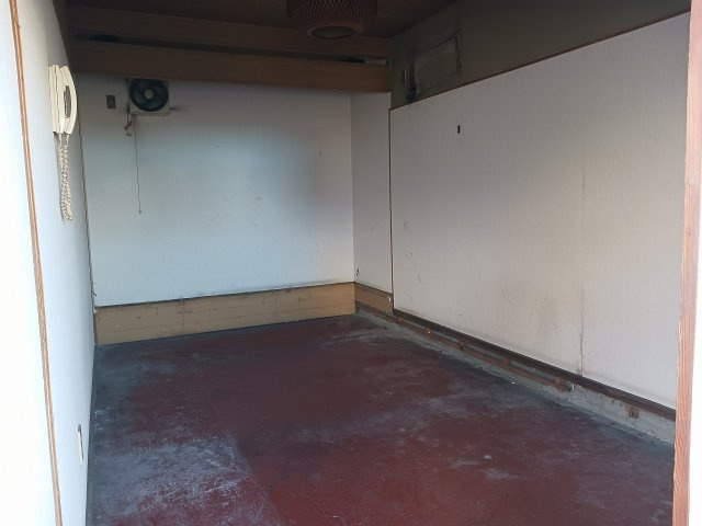 富合貸倉庫の内装