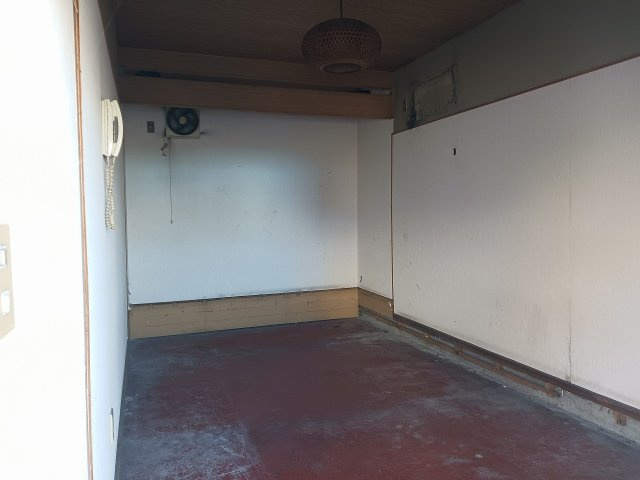 富合貸倉庫の内装