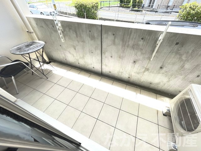 【バルコニー】 | 外からの目が気にならないバルコニーで洗濯物が干せます