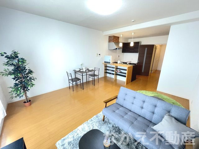 【寝室】 | 落ち着いた色調の寝室です