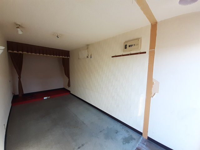 富合貸倉庫の内装