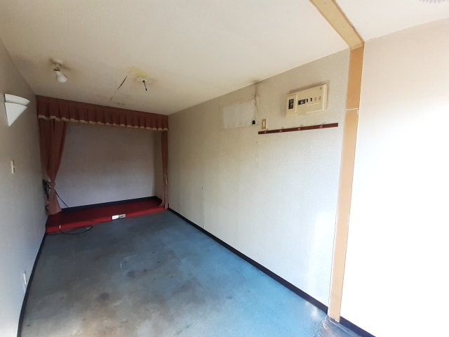 富合貸倉庫の内装