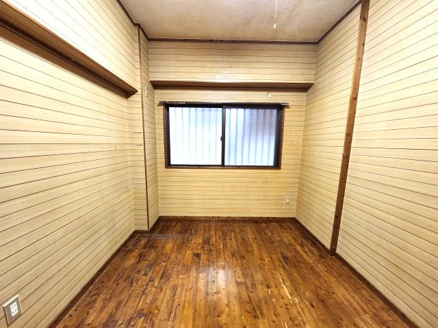 レジデンス大城の洋室