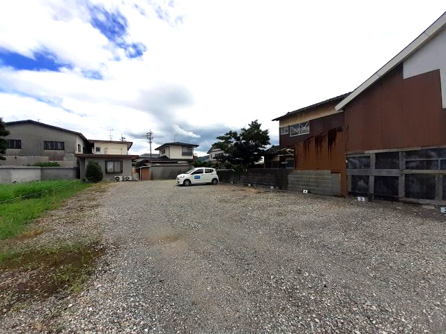 Fパーキングの駐車場