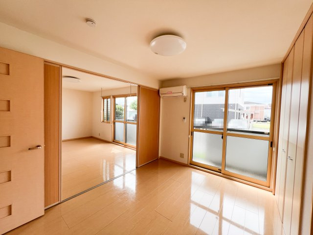 グランフェリオ B棟の洋室