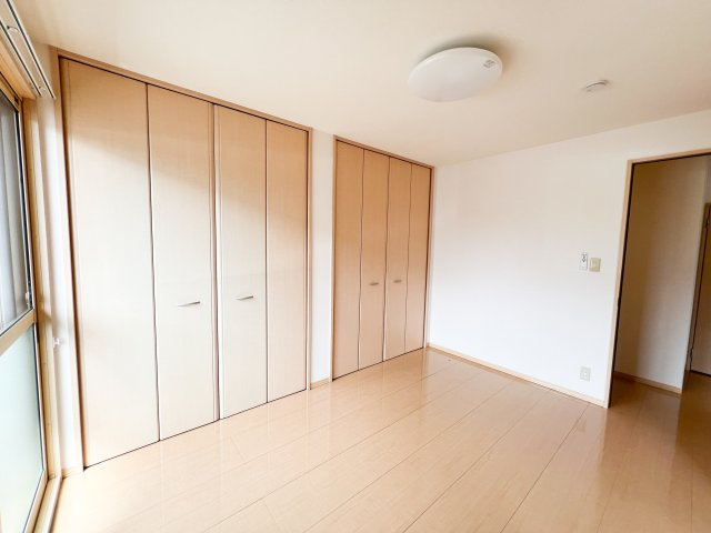 グランフェリオ B棟の洋室